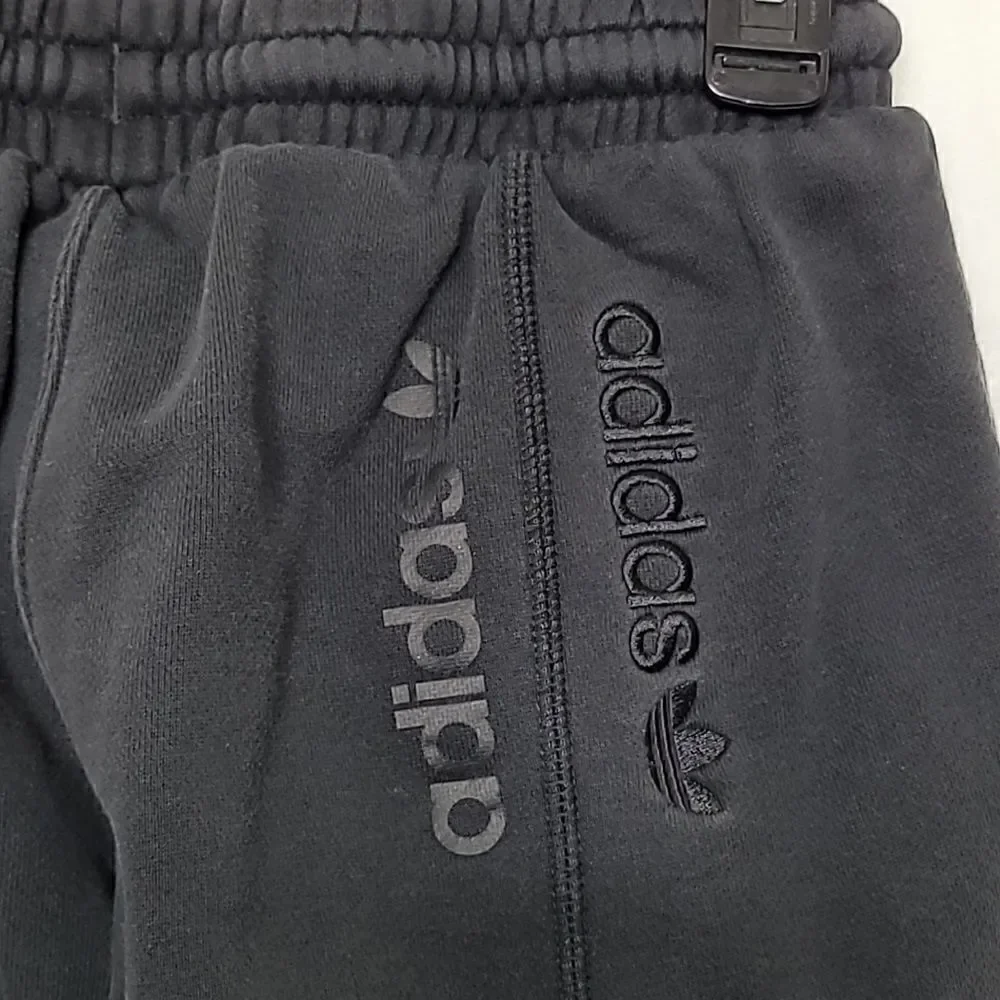 adidas Joggers Size Small‎
